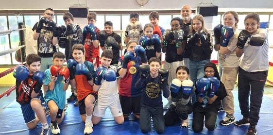 È giunto al termine il progetto che ha visto protagonisti gli studenti delle scuole medie Leonardo Da Vinci e delle scuole primarie Chini. Ragazze e ragazzi dei due istituti hanno vissuto un significativo percorso formativo incentrato su valori fondamentali come il rispetto, le regole e la convivenza. (Foto: USP)