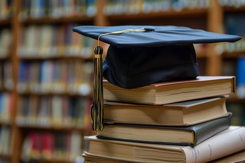 Gute Nachrichten für Hochschul-Absolventinnen und -Absolventen: Ab 1. Mai können erstmals bestimmte österreichische Fachhochschultitel anerkannt werden. (Foto: pixabay)