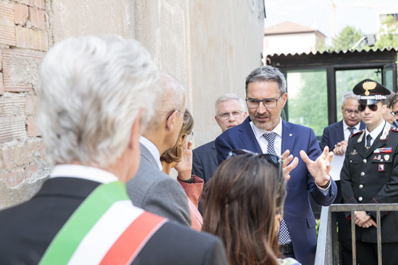 Il sindaco di Bolzano Caramaschi (di spalle), la ministra Cartabia, il presidente Kompatscher e il commissario del Governo Cusumano (Foto: ASP/Tiberio Sorvillo) 