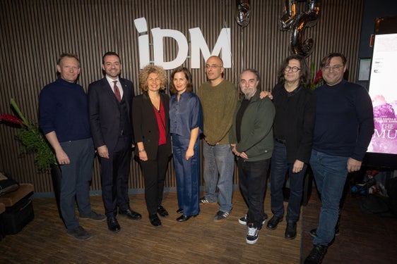 Dare voce alle esigenze dell’industria cinematografica. Un concetto ribadito dal vicepresidente della Provincia Marco Galateo (nella foto il secondo da sinistra) a Berlino durante l'evento network organizzato in occasione dei 15 anni di attività di IDM Film & Music Commission Südtirol celebrato all’interno della Berlinale. (Foto: USP)