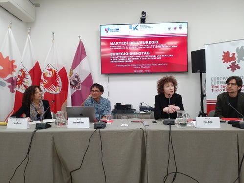 Da sinistra Turrini, Ichino, Bertò e Pisanu al seminario sull'orientamento scolastico organizzato oggi (26 marzo) nell'ambito dei Martedì dell'Euregio a Casa Moggioli. (Foto: Archivio Ufficio stampa Provincia autonoma di Trento)