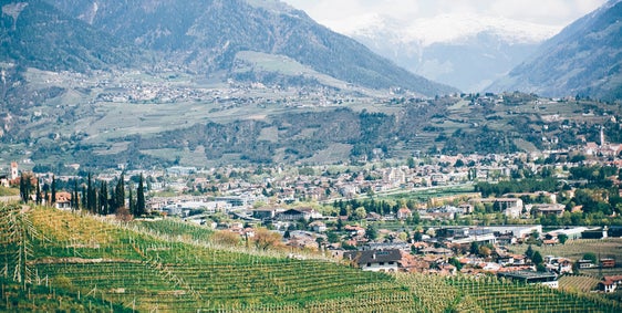 In Meran sind 30.872 Bürgerinnen und Bürger zur Wahl aufgerufen. (Foto: Unsplash)