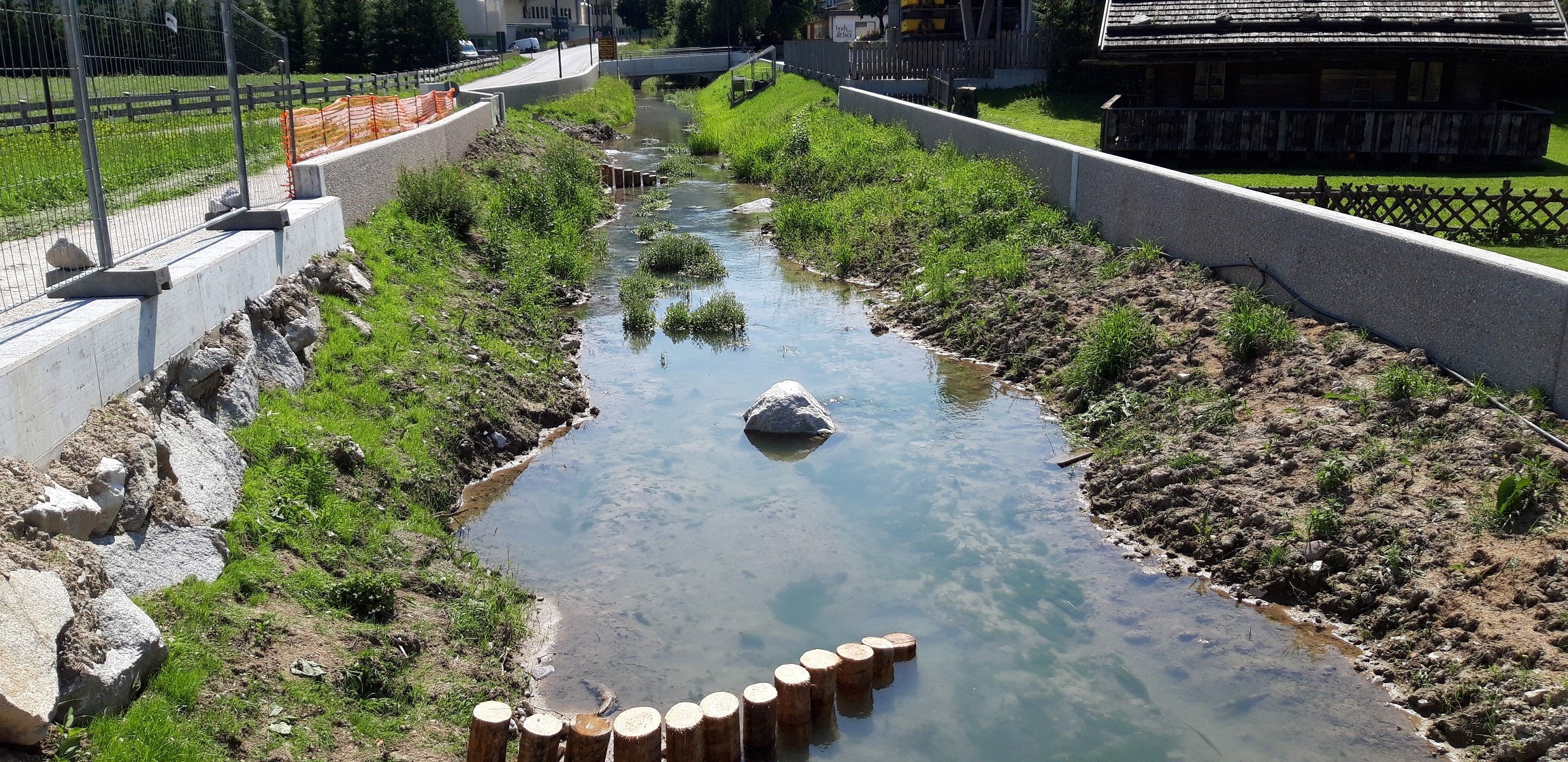 Protezione dalle inondazioni ed ecologia: la sistemazione della Piccola Drava ha contribuito a migliorare anche l'habitat dei pesci. (Foto: ASP/Ufficio sistemazione bacini montani Est)