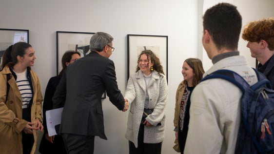 Un momento dell'incontro tra il presidente Kompatscher e la delegazione dell'Associazione Universitaria Sudtirolese. (Foto: ASP/Fabio Brucculeri) 