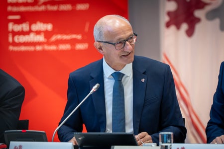 Il presidente dell’Euregio e capitano del Land Tirolo Anton Mattle (Foto: Land Tirolo/Neuner)
