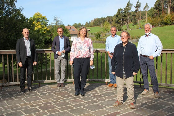 Tag der Weiterbildung mit Referent Michael Wehner (3.v.r.), im Bild v.l. Abteilungsdirektor Volker Klotz, Ressortdirektor Armin Gatterer, Amtsdirektorin Anika Michelon, Ulrike Spögler und Martin Peer. (Foto: LPA/Astrid Crepaz)
