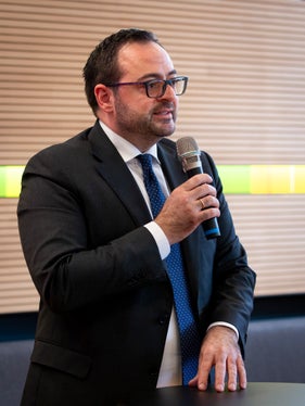 “La visita del viceministro Maurizio Leo dimostra ancora una volta il collegamento diretto con il Governo Meloni, anche in tema di finanze”, ha sottolineato il vicepresidente Galateo. (Foto: ASP/Fabio Brucculeri)