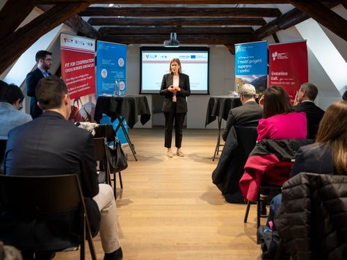Martha Gärber, direttrice della Ripartizione Europa e dell’Autorità di Gestione del Programma Interreg Italia–Austria, vede nel Monitor delle competenze un “importante strumento di orientamento per la cooperazione transfrontaliera nel programma Interreg. (Foto: USP/Fabio Brucculeri) 