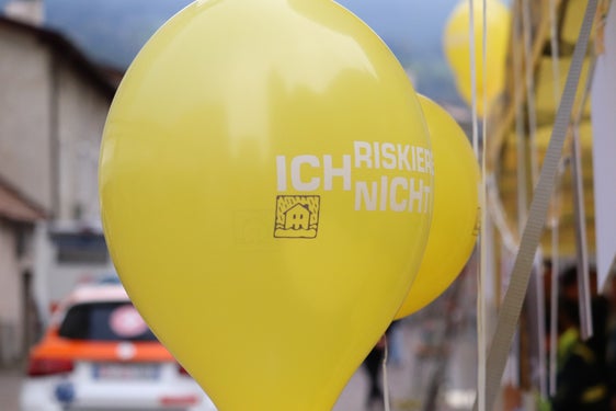 "Io non rischio – Ich riskiere nicht": Der Hochwassertag bringt Bevölkerung, Einsatzkräfte, Fachleute und Behörden miteinander ins Gespräch. (Foto: LPA/Maja Clara)