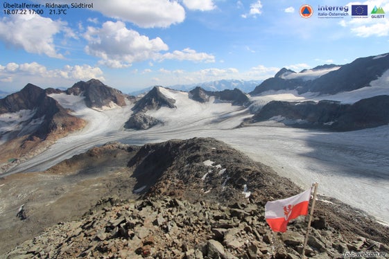 Die Auswirkungen des Klimawandels auf die Gletscher und Maßnahmen zu ihrer Überwachung waren Thema der heutigen Videokonferenz mit der nationalen Zivilschutzbehörde. Im Bild eine Momentaufnahme der Webcam auf dem Übeltalferner im Ridnauntal am heutigen Nachmittag (Quelle: Agentur für Bevölkerungsschutz/Interreg-Projekt GLISTT)