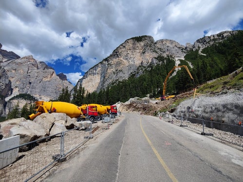 Beim ersten Baulos der Sicherungsarbeiten auf der Landesstraße auf den Valparola-Pass liegt ein Fokus auf der Stabilisierung der Mauern längs der Straße. (Foto: LPA/Landesabteilung Tiefbau)