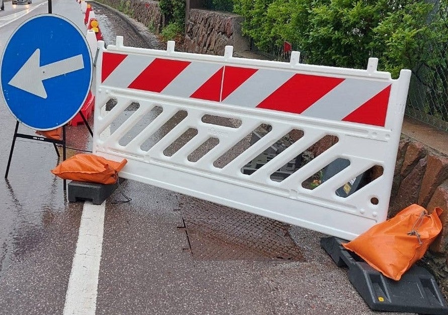 Um die angrenzenden Gebäude zu schützen, sind im Juli bei der Baustelle der Umfahrung Branzoll Befestigungsarbeiten erforderlich. Dies führt zu Änderungen im Verkehrsverlauf. (Foto: LPA/ Christian Franchini)