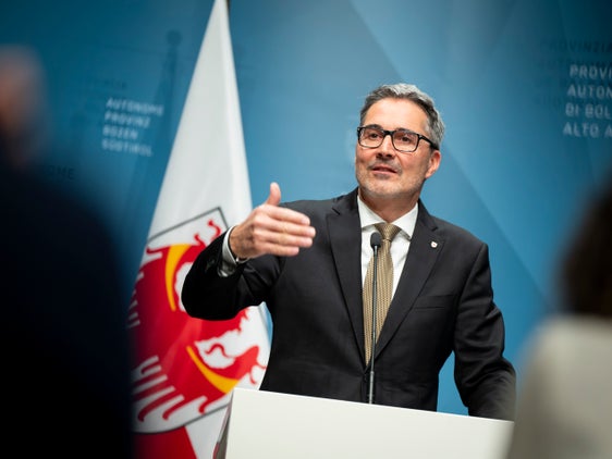 Nach der heutigen Genehmigung durch die Landesregierung wird der Gesetzentwurf zur Wohnreform 2025 im Landtag behandelt, informierte Landeshauptmann Arno Kompatscher. (Foto: LPA/Fabio Brucculeri)