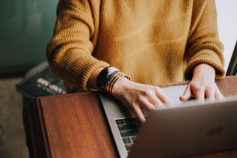 A breve prenderà il via un nuovo corso rivolto a tutte le persone interessate a svolgere l’incarico di amministratore o amministratrice di sostegno. Le iscrizioni sono possibili online. (Foto: Unsplash. L’immagine può essere utilizzata esclusivamente in relazione al presente comunicato).