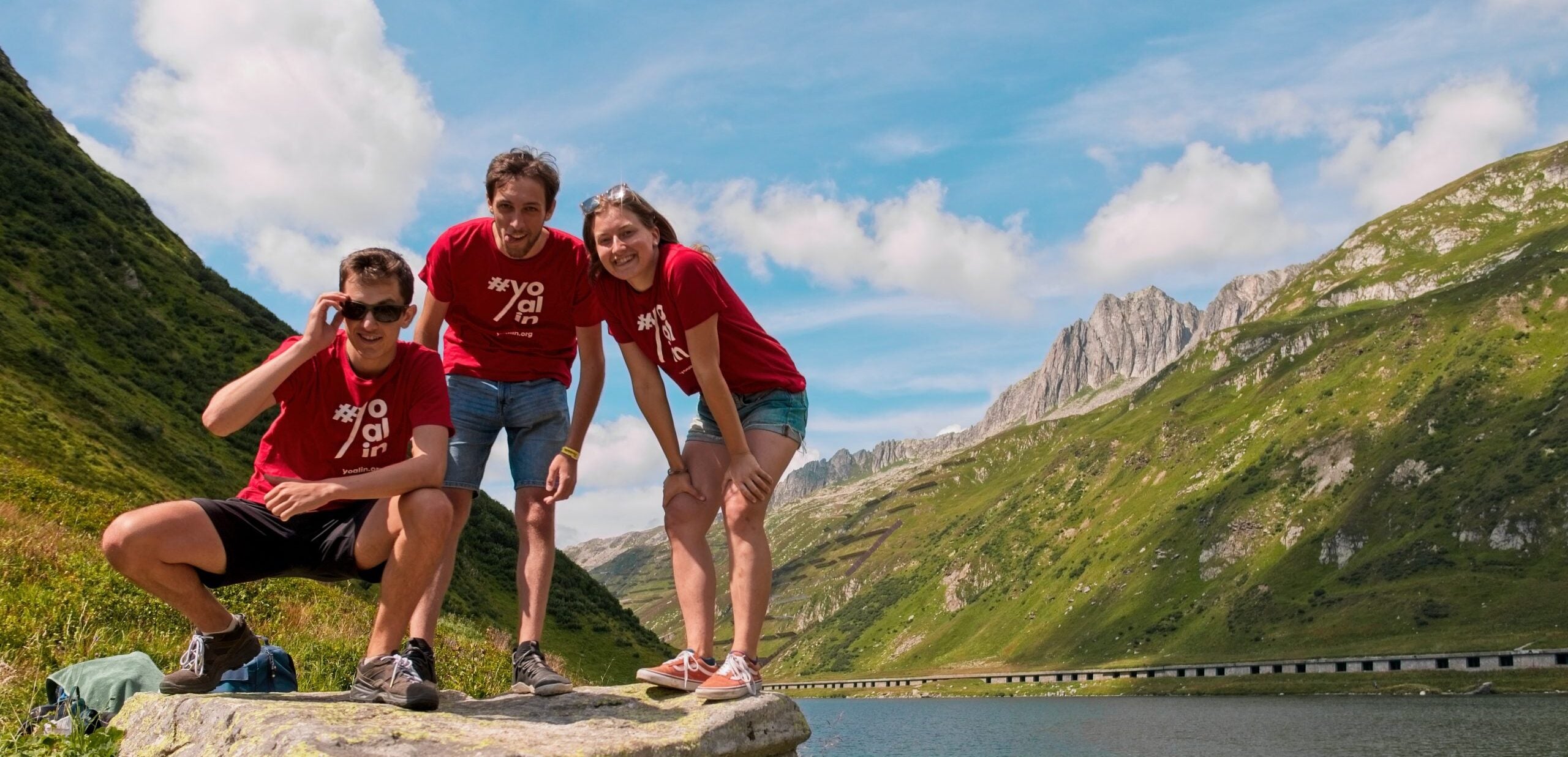 I partecipanti ricevono consigli utili per il loro viaggio dalla comunità di ex viaggiatori di Yoalin. (Foto: Yoalin)
