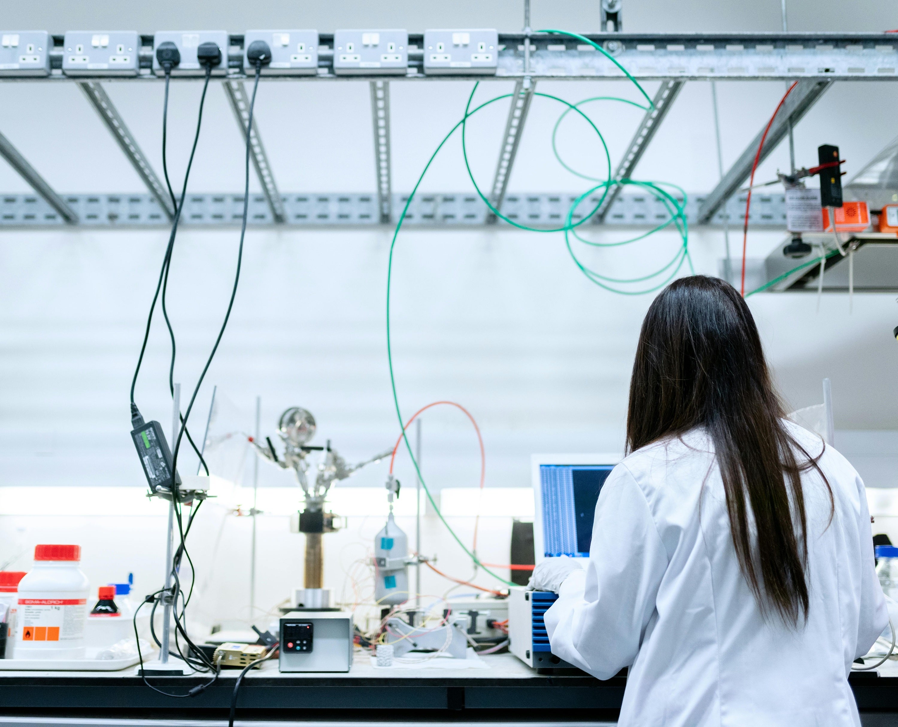 L’Amministrazione provinciale ha bandito un concorso pubblico per un posto a tempo indeterminato e a tempo pieno nel profilo professionale di esperto chimico o esperta chimica (IX qualifica funzionale). (Foto. Pexels/Utilizzabile solo per la pubblicazione di questo comunicato stampa)