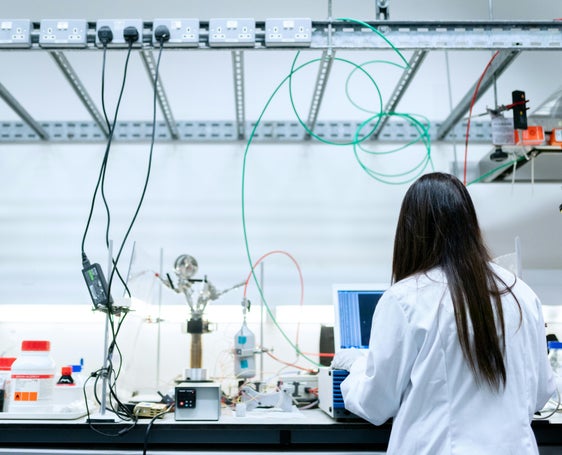 L’Amministrazione provinciale ha bandito un concorso pubblico per un posto a tempo indeterminato e a tempo pieno nel profilo professionale di esperto chimico o esperta chimica (IX qualifica funzionale). (Foto. Pexels/Utilizzabile solo per la pubblicazione di questo comunicato stampa)