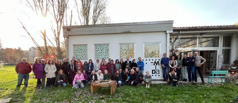 Studienreise nach Bologna: Beim Materialzentrum ReMida (im Bild) und beim Wiederverwendungszentrum Second Life informierte sich die Südtiroler Delegation über bewährte Praktiken zur Wiederverwendung von Materialien. (Foto: LPA/Landesamt für Abfallwirtschaft)