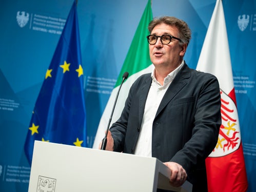 Il vicepresidente della Fondazione Cassa di Risparmio Walter Zambaldi: Un bellissimo lavoro di rete tra nove associazioni giovanili che hanno deciso di acquistare un mezzo per i loro spostamenti per rafforzare le attività per i giovani sul territorio come luogo di scoperta, cittadinanza e partecipazione. (Foto: USP/Fabio Brucculeri)