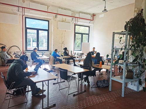 Un'immagine tratta dal sito di BASIS relativa ad un corso di formazione (Foto: BASIS)