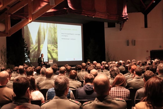 L'evento ha registrato una grande partecipazione da parte del personale della Ripartizione foreste. (Foto: ASP/Noemi Prinoth)