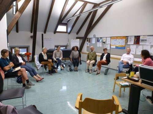 Bei vier Workshops am Samstag holten sich fünfzig Teilnehmende Impulse für Bildungsthemen und Umsetzungsmethoden. (Foto: LPA/Astrid Crepaz)