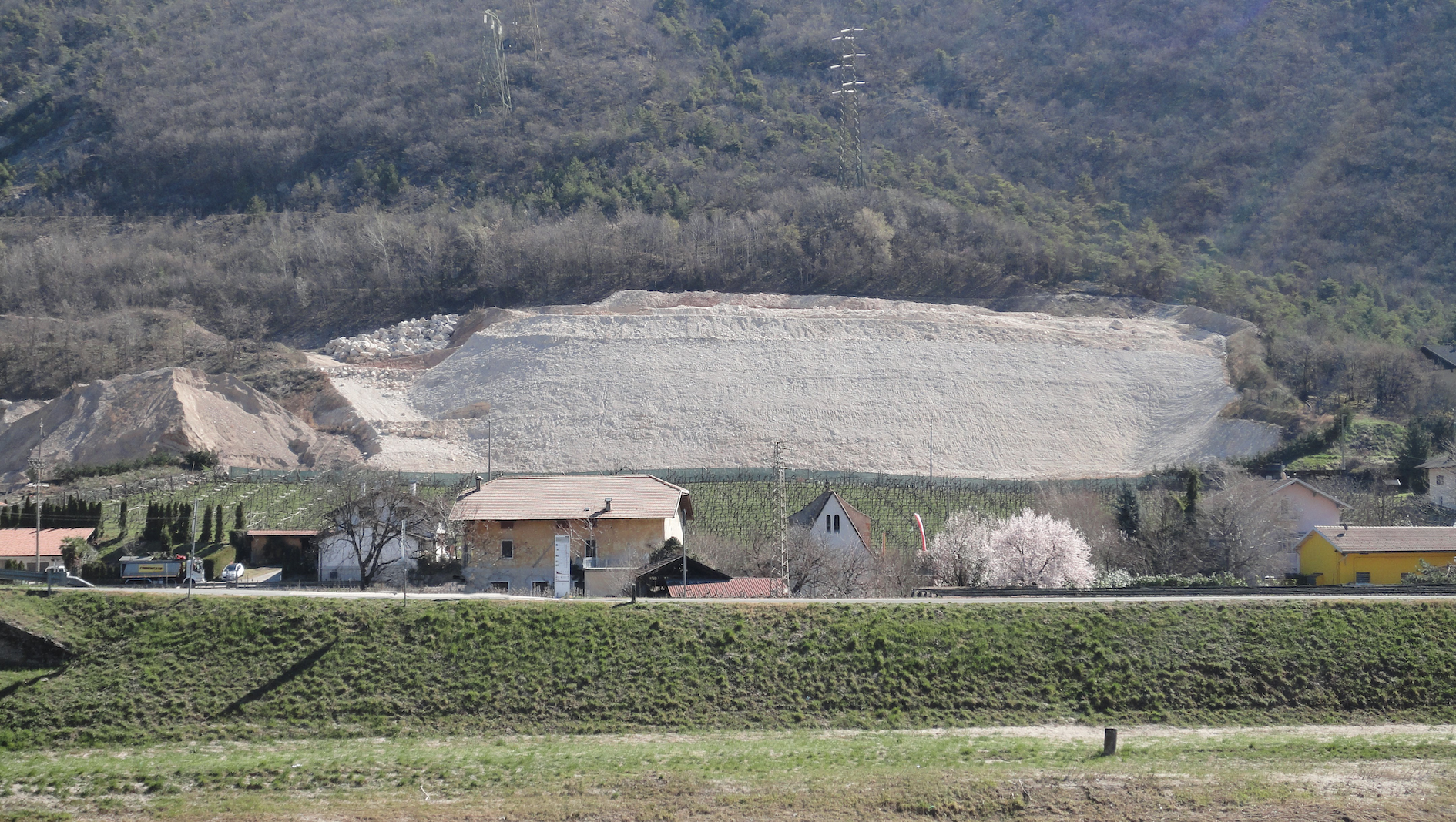 La cava di ghiaia di San Floriano a Laghetti di Egna (Foto: Ufficio industria e cave)