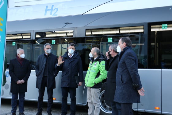 Regierungskommissär Vito Cusumano, LH Kompatscher, LR Alfreider, Vizeminister Morelli, der Leiferer Bürgermeister Christian Bianchi und LR Vettorato. (Foto: LPA/Ingo Dejaco)