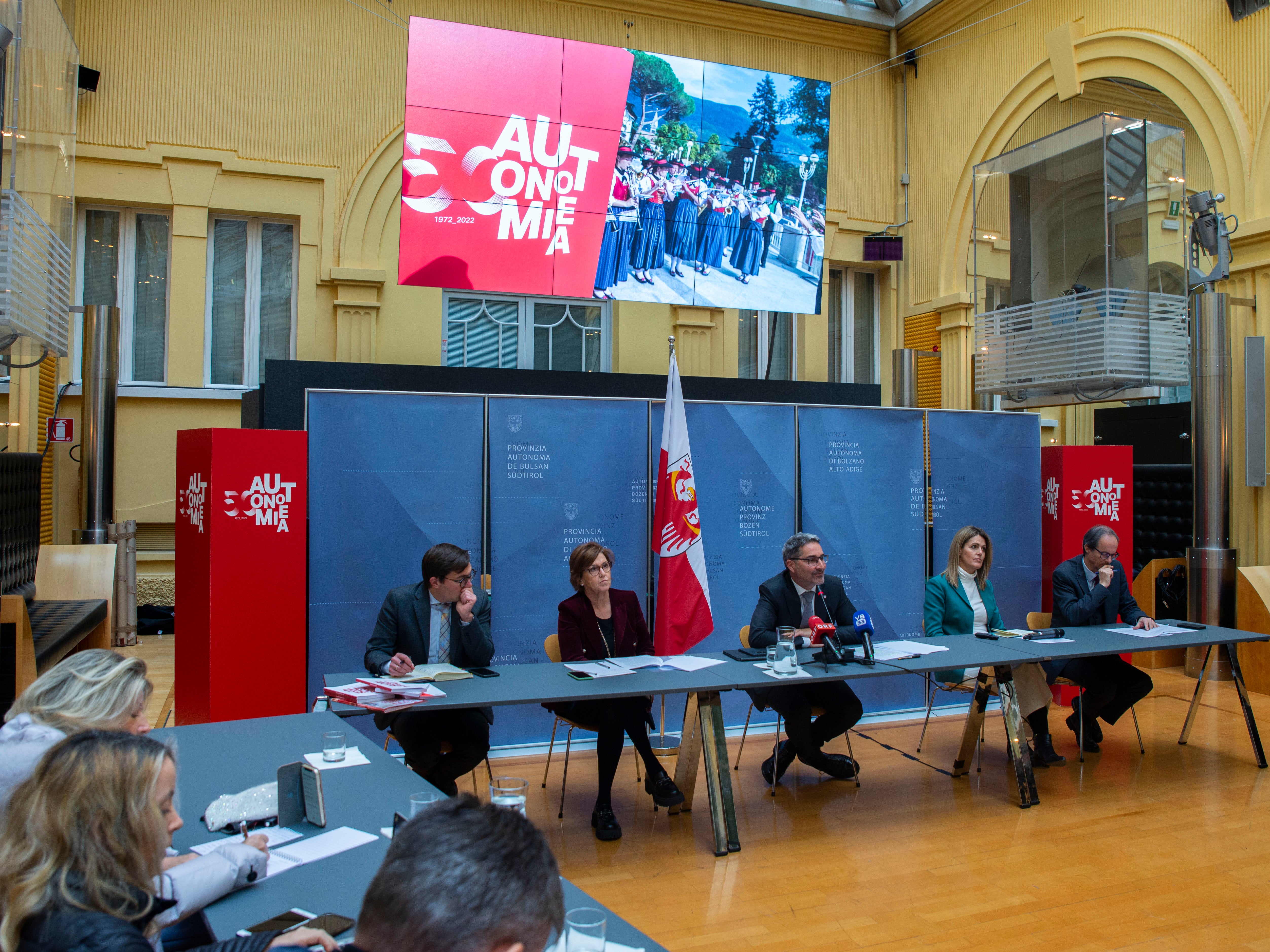 Il presidente della Provincia, Arno Kompatscher, ha incontrato oggi a Palazzo Widmann i rappresenti dei media (Foto: ASP/Fabio Brucculeri)