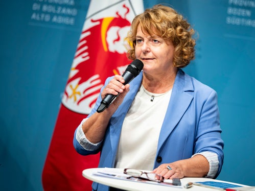 Familienlandesrätin Rosmarie Pamer: Unser Ziel ist es, dass alle Familien, die einen Betreuungsplatz benötigen, diesen vor Ort und als hochwertiges Angebot vorfinden. (Foto: LPA/Fabio Brucculeri)