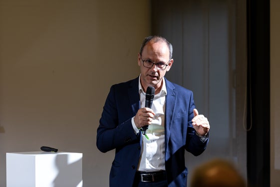 Dass die Vielfalt die Stärke der neuen Allianz für Lehre und Forschung für eine nachhaltige Entwicklung Südtirols ist, erklärte Johann Gamper von der Freien Universität Bozen. (Foto: LPA/Luca Guadagnini)