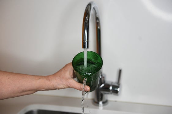 Der sich abzeichnende Wassermangel gibt Anlass zu Besorgnis: Steigender Wasserbedarf, geringe Schneereserven und anstehende Hitzewellen verschärfen die Situation. Wasser sparen ist daher ein Gebot der Stunde, betont die Landesagentur für Umwelt und Klimaschutz. (Foto: Landesagentur für Umwelt und Klimaschutz)