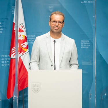 Geringe Literalität ist ein komplexes Phänomen: Prof. Sven Nickel (Freie Universität Bozen), informierte über Ursachen und Auswirkungen. (Foto: LPA/Landesamt für Weiterbildung)