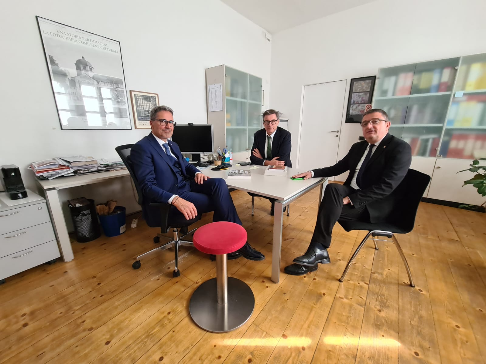 Incontro a Trento sulla legge di bilancio dello Stato: da sinistra il presidente della Provincia autonoma di Bolzano, Arno Kompatscher, il ministro dell'Economia e delle Finanze, Giancarlo Giorgetti, e il presidente della Provincia autonoma di Trento, Maurizio Fugatti. (Foto: USP)