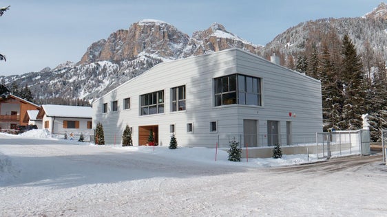 Der erneuerte Ausbildungs- und Logistikstützpunkt "Tempesti" in Corvara (Foto: LPA/GNews)