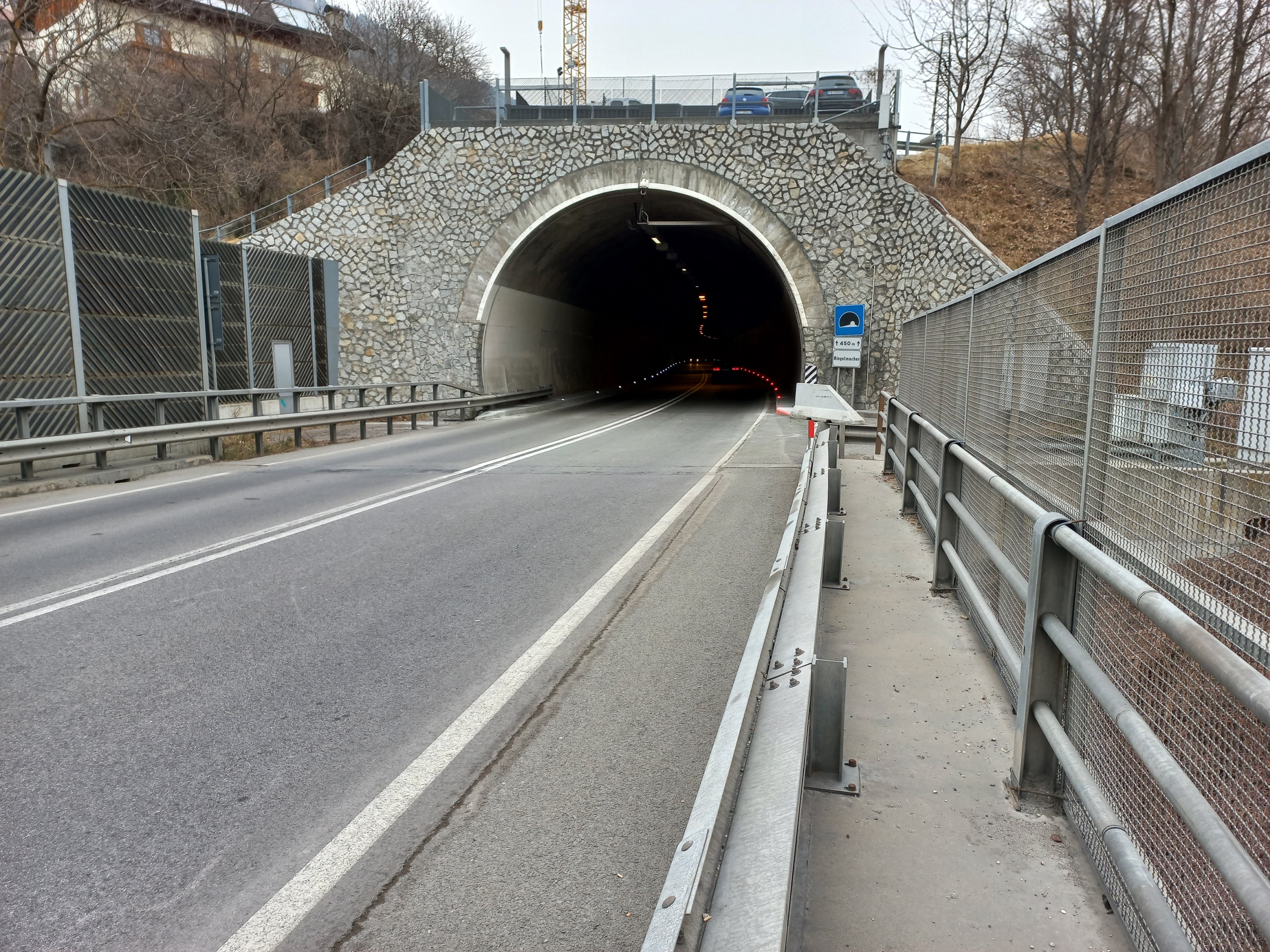 Dal 28 settembre al 9 ottobre, il tunnel sarà completamente chiuso dalle 20 alle 6. Durante questo periodo, il traffico sarà deviato sulla strada provinciale 182 Rio Pusteria. (Foto: USP/Dipartimento Infrastrutture e Mobilità)