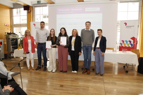 Sabine Gasser, Leah Pöll qualifizierten sich für den österreichischen Bundeswettbewerb der Philosophie-Olympiade (Foto: LPA/Bildungsdirektion/Verena Hilber)