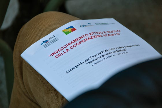 Per sostenere lo sviluppo delle cooperative per la terza età in Alto Adige, l’Ufficio Cooperazione e le centrali di rappresentanza delle cooperative in Alto Adige hanno elaborato un apposito vademecum (Foto: ASP/Greta Stuefer)