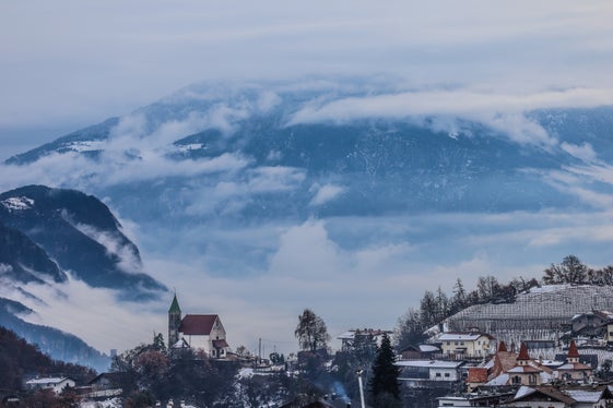 Wetterbild des Monats Februar 2026: St. Martin in Prissian (Foto: LPA/Martin Geier)