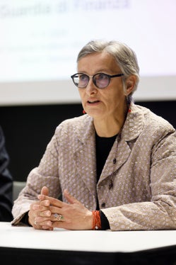 Die Abteilungsleiterin für Bildungsförderung im Land Südtirol, Rolanda Tschugguel: „Wir setzen uns dafür ein, dass das Recht auf Bildung gewahrt ist. Ziel ist es, Studenten die gleichen Chancen zu verschaffen, auch wenn sie nicht über ausreichend finanzielle Eigenmittel verfügen.  (Foto: LPA/Tiberio Sorvillo)