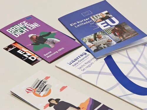 La Provincia autonoma di Bolzano intende promuovere l’Europa nei Comuni non solo attraverso materiale informativo, ma anche con iniziative congiunte. Per questo motivo, il 29 ottobre si è tenuto presso la Ripartizione Europa il primo incontro di rete dei referenti comunali all’UE. (Foto: USP/Ripartizione Europa)