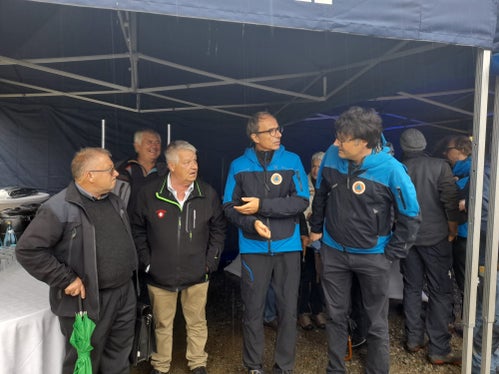Pegelmessstelle in Stilfser Brücke feierlich ihrer Bestimmung übergeben (v.l.): Pfarrer Florian Öttl, Bürgermeister Franz Heinisch, Ressortdirektor Klaus Unterweger, Direktor des Landesamtes für Hydrologie und Stauanlagen Roberto Dinale (Foto: LPA/Maja Clara)