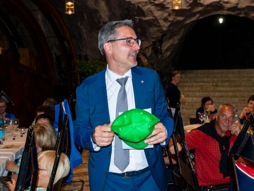 Das große Engagement und die Leidenschaft, mit denen Sportler und Sportlerinnen diese Ergebnisse erzielen, lehren uns, Hindernisse und Herausforderungen mit Mut zu begegnen und auch bei Schwierigkeiten niemals aufzugeben, betonte gestern Abend Landeshauptmann Kompatscher. (Foto: LPA/Fabio Brucculeri)