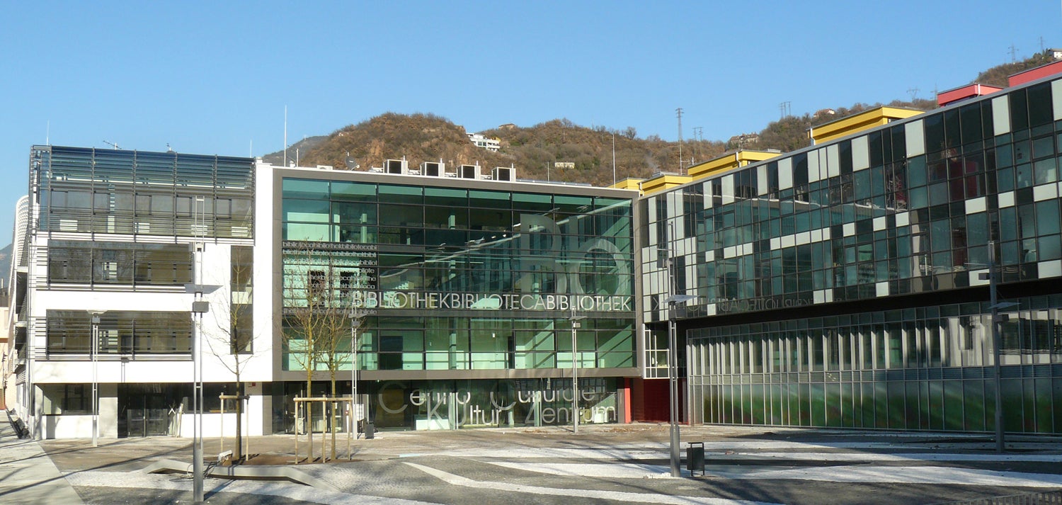 Giovedì (21 marzo) si terrà alla scuola professionale Lévinas di Bolzano la presentazione della qualificazione professionale di promotore/promotrice di politiche giovanili (youth worker) (Foto: ASP/Direzione Formazione professionale)