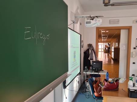 Nell'ambito del progetto Euregio fa scuola, i giovani di tutta l'Euregio hanno potuto conoscere la Regione europea Tirolo-Alto Adige-Trentino. (Foto: Ufficio stampa Provincia autonoma di Trento)