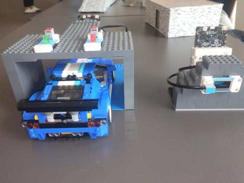 Le classi hanno svolto un percorso dedicato al physical computing,  la progettazione di sistemi interattivi che comunicano con il mondo fisico, utilizzando microcontrollori, sensori e attuatori per sviluppare il pensiero computazionale e progettuale.(Foto: Direzione Istruzione e Formazione italiana)