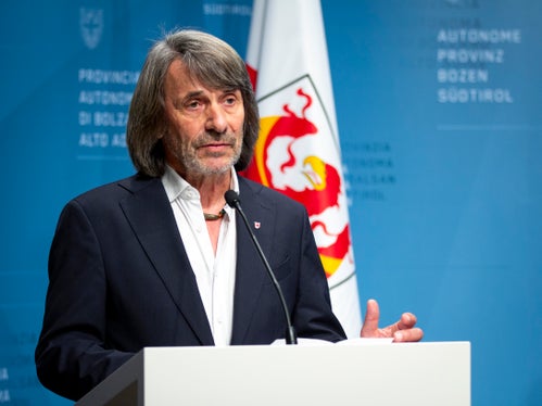 Landesrat Hubert Messner unterstreicht die Chancen der Telemedizin. (Foto: LPA/Fabio Brucculeri)