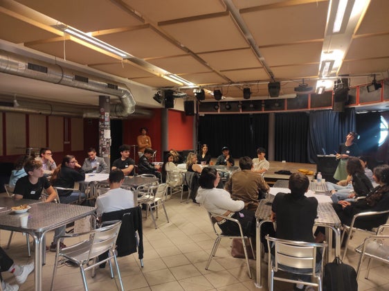 Al “Pippo” di Bolzano primo incontro preparatorio del Forum Giovani in lingua italiana dell'Alto Adige, promosso dalla Consulta degli Studenti e dalla Consulta Giovani del gruppo linguistico italiano. (Foto: USP)