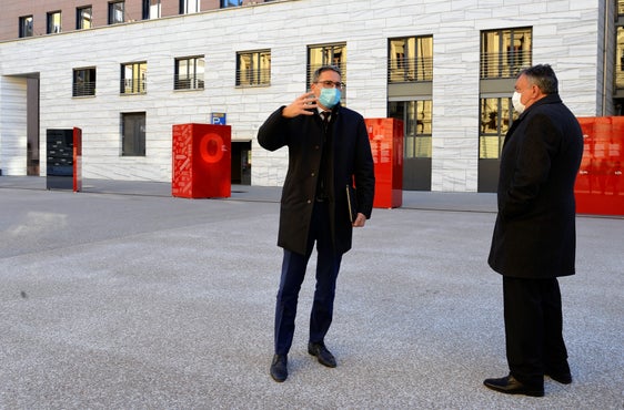 Il presidente Arno Kompatscher con  Enrique Gustavo Gennuso, sindaco di San Carlos de Bariloche in Argentina (Foto: ASP)