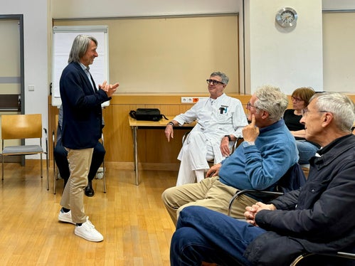 Das Gesundheitssystem stehe oft unter großer Belastung und leiste Außerordentliches, unterstrich Gesundheitslandesrat Hubert Messner und bedankte sich bei allen Mitarbeitenden im Sprengel und Krankenhaus für ihren Einsatz: Wir sehen, was ihr leistet! (Foto: LPA/Angelika Schrott)